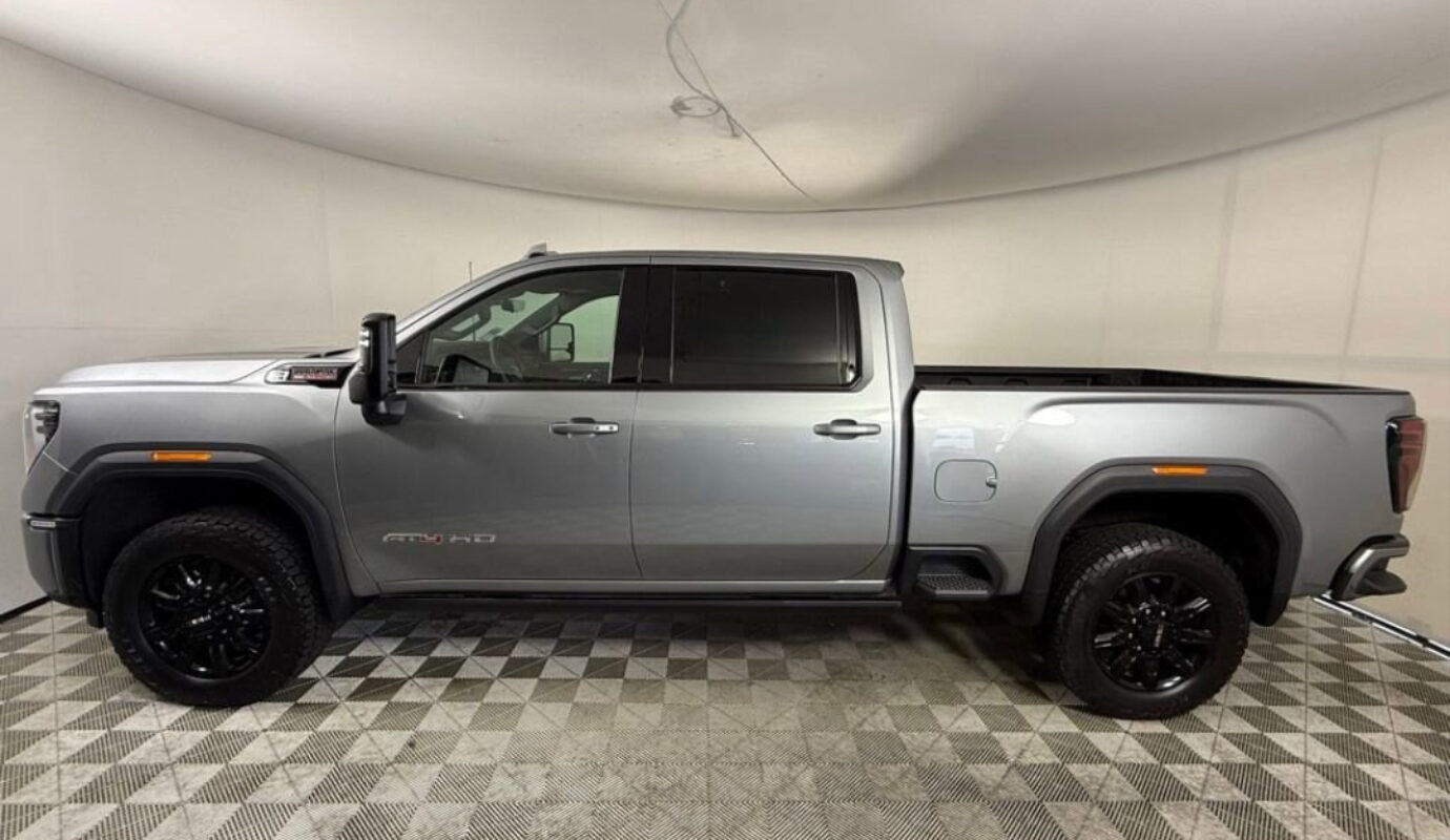 2024 GMC Sierra 2500 AT4