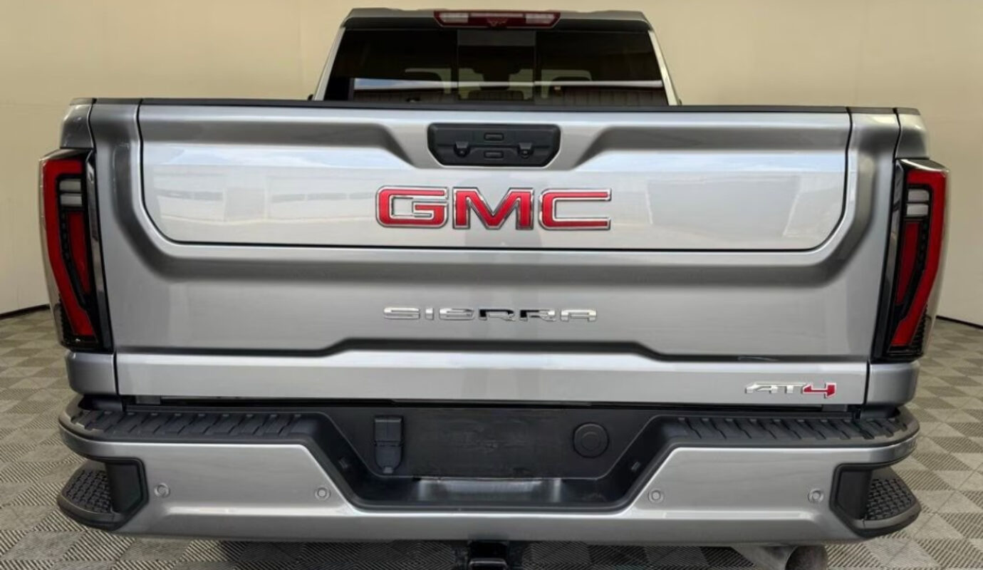 2024 GMC Sierra 2500 AT4