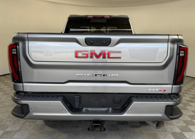 2024 GMC Sierra 2500 AT4